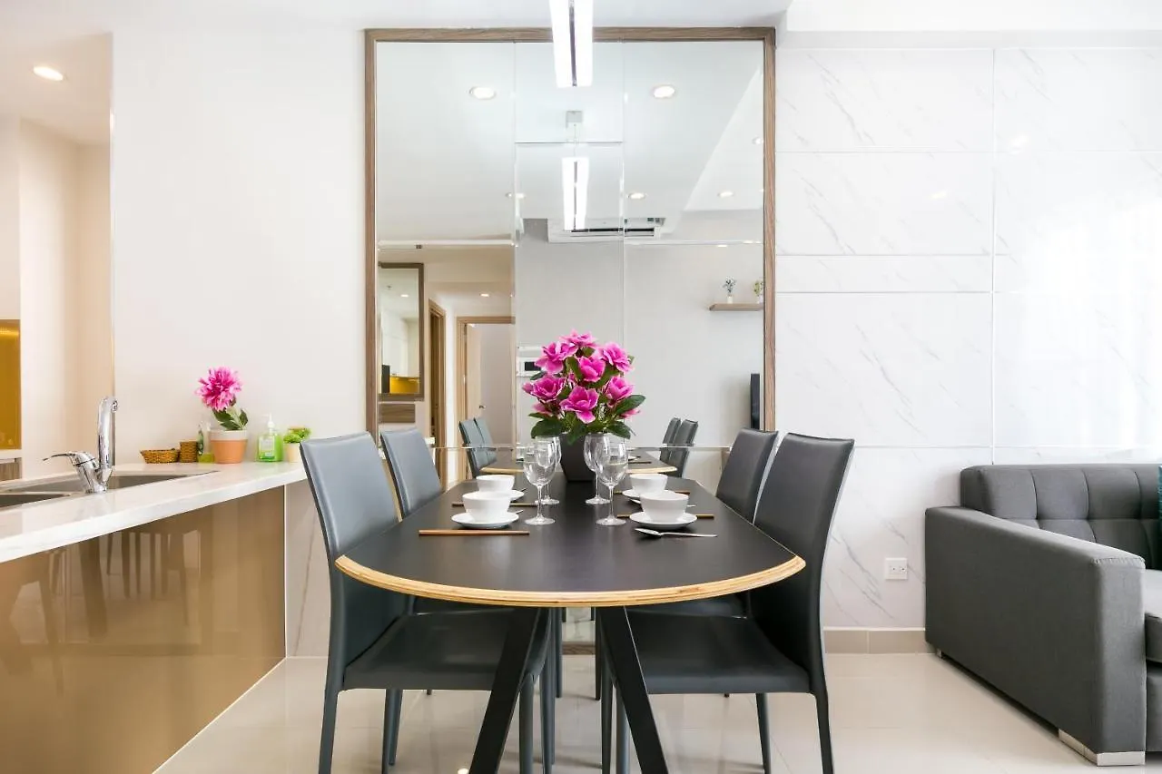 Spacious Saigon - Infinity Pool In Rivergate Ho Chi Minh City Apartment