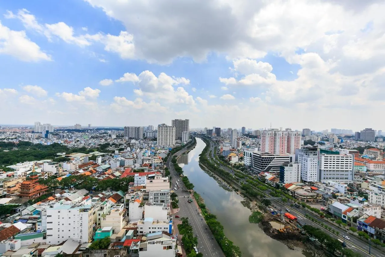 Spacious Saigon - Infinity Pool In Rivergate Ho Chi Minh City Apartment