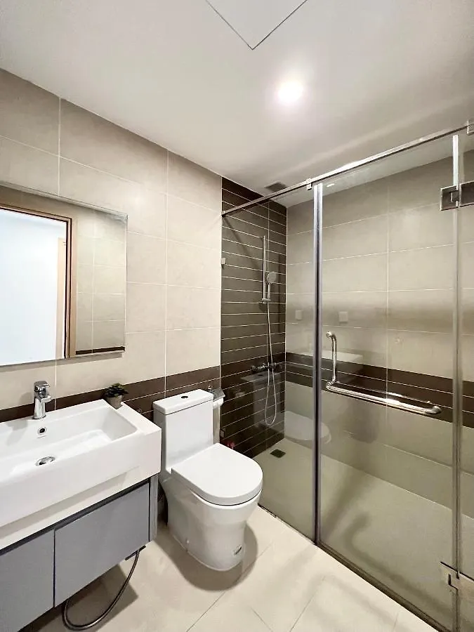 Spacious Saigon - Infinity Pool In Rivergate Ho Chi Minh City Apartment