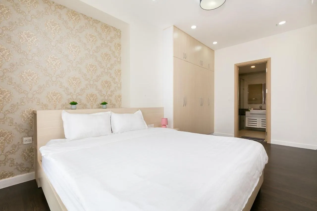 Spacious Saigon - Infinity Pool In Rivergate Ho Chi Minh City Apartment