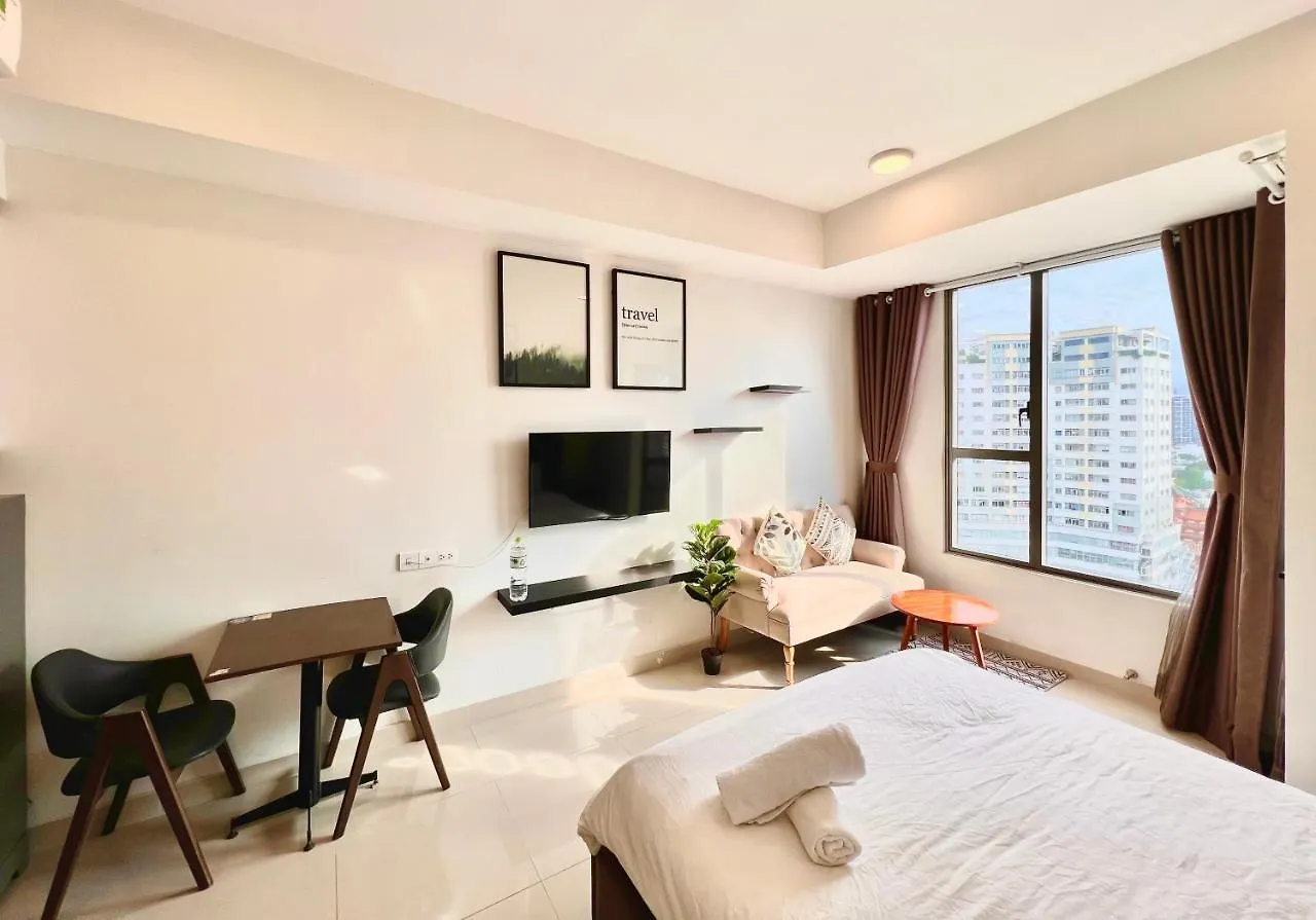 Spacious Saigon - Infinity Pool In Rivergate Ho Chi Minh City Apartment